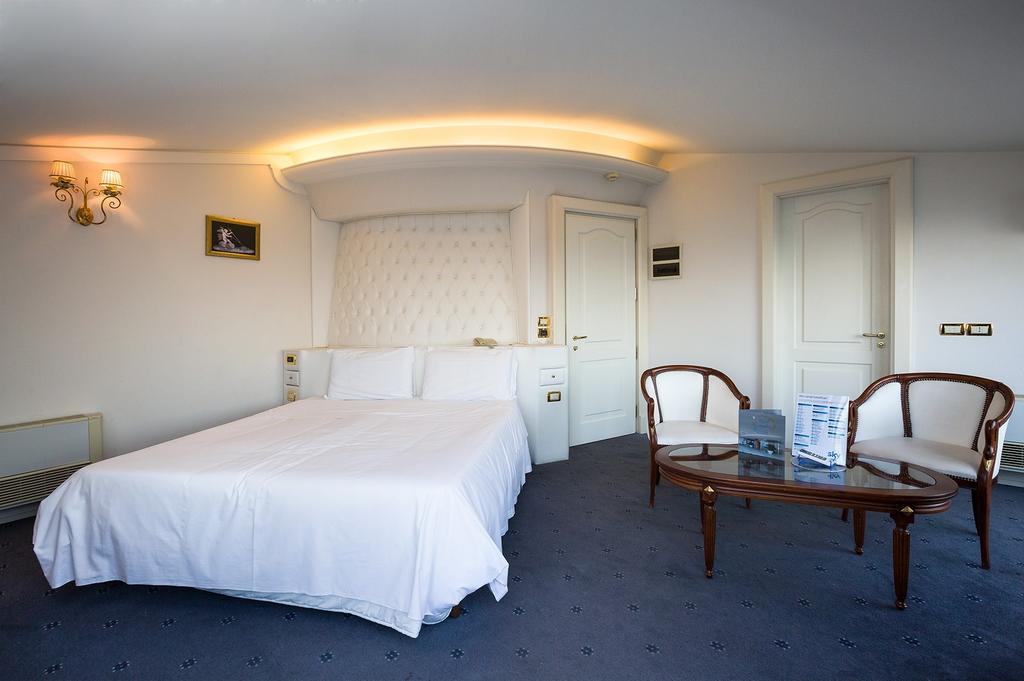 Grand Hotel Faraglioni Aci Trezza Exterior photo