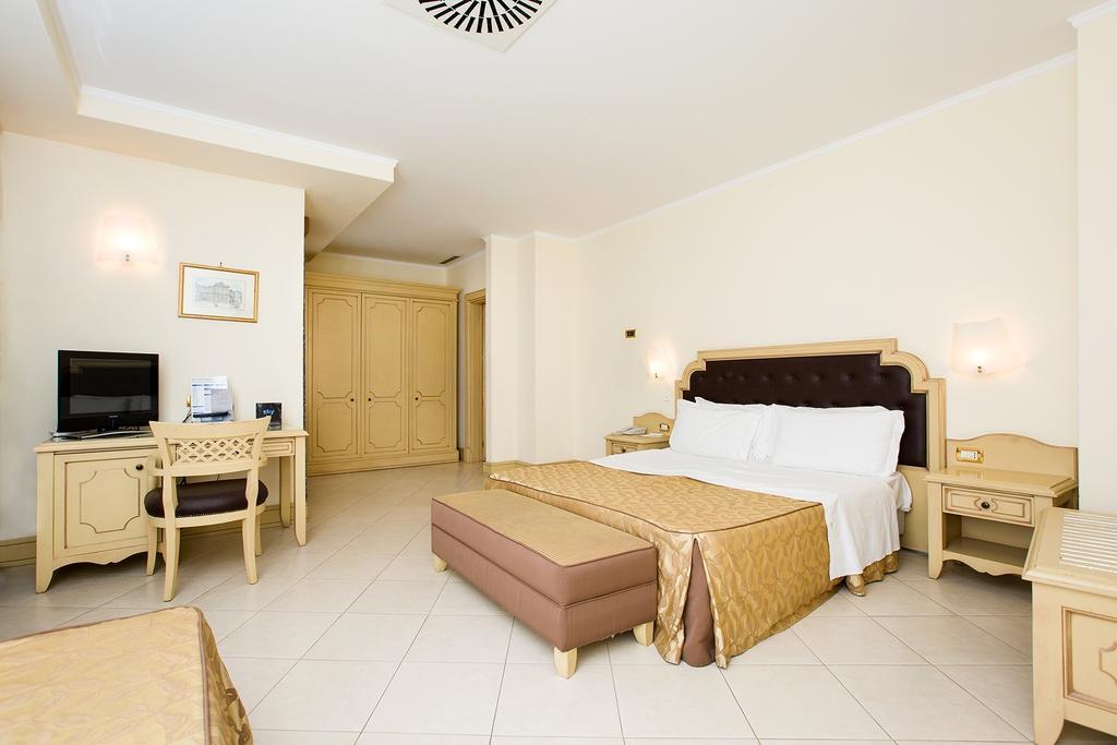 Grand Hotel Faraglioni Aci Trezza Room photo