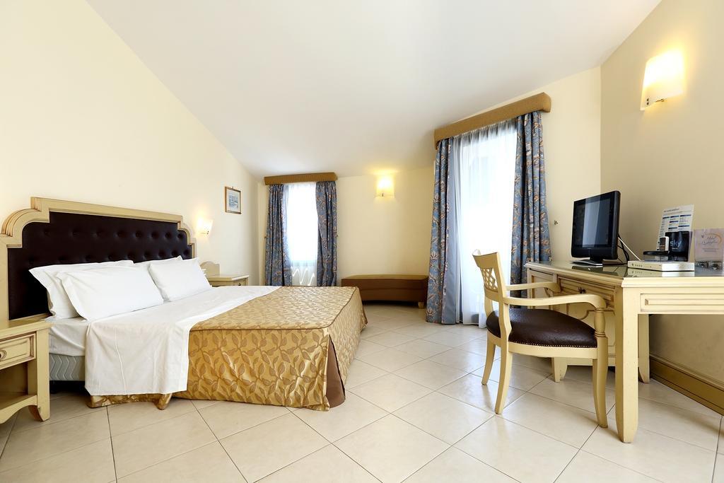Grand Hotel Faraglioni Aci Trezza Room photo